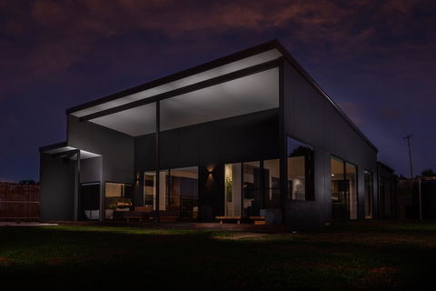 The Cove Tasmania - Renee 0