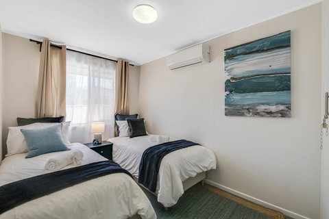 The Cowhide Cabin - Comfy, Family Friendly Stays In Toowoomba - Renee 3