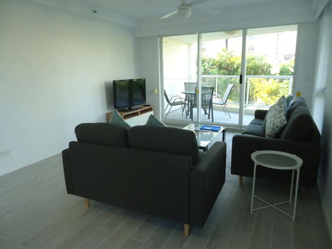 The Crest Apartments - Renee 1