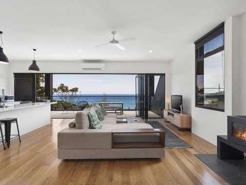 The Cube - Striking Architectural Showpiece - Renee 3