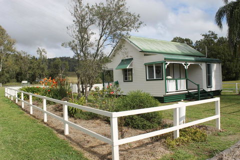 The Dollhouse Cottage - Renee 1