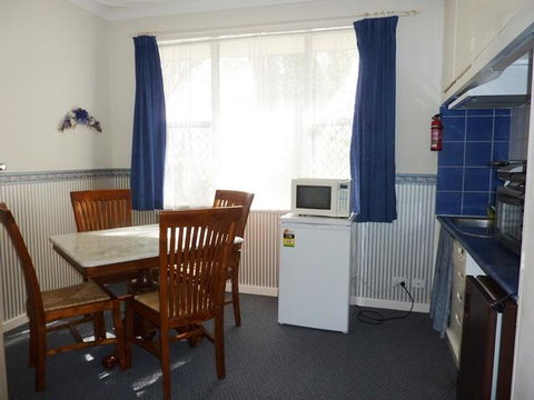 The Doo Drop Inn - Renee 1