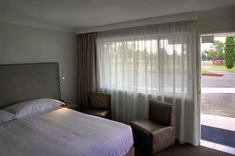 The Duck Inn Apartments - Renee 1