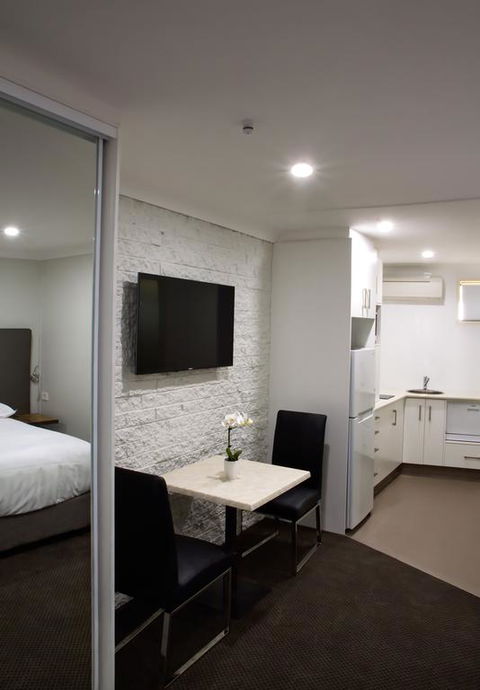 The Duck Inn Apartments - Renee 3