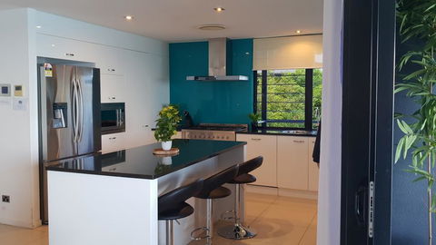 The Edge 5 - Hamilton Island - Internet Find 2