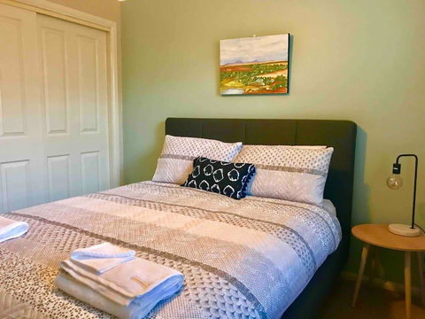 The Entertainer - Downtown Orange, Sleeps 11 - Renee 2