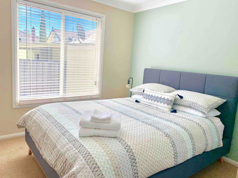 The Entertainer - Downtown Orange, Sleeps 11 - Renee 3