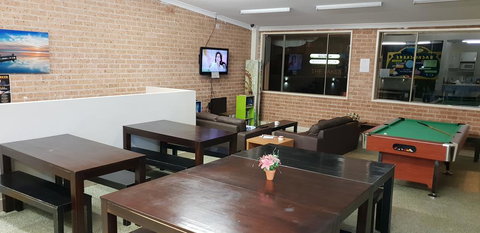 The Entrance Backpackers - Renee 2