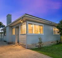 The Entrance North Lakeside Cottage - Qld Realsetate