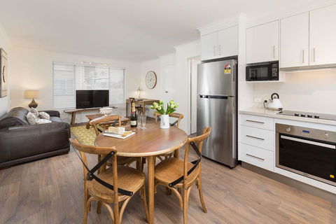 The Executive - Central & Sophisticated - Renee 3