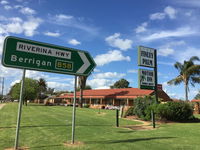 Business in Finley NSW Renee Renee