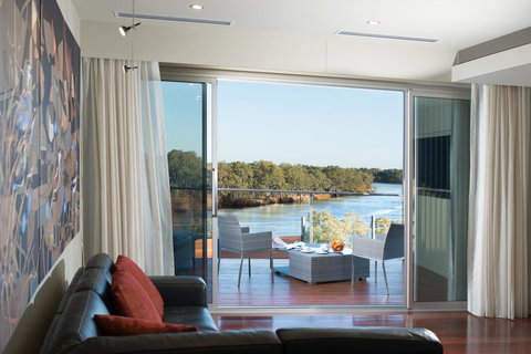 The Frames - Qld Realsetate 1