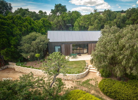 The Garden Cottage At The Olives - Petrol Stations 0