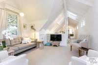 Business in Hawthorn VIC Renee Renee