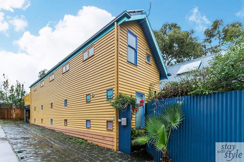 The Gatehouse - Light Filled Cottage In The Leafy Suburb Of Hawthorn - Renee 3