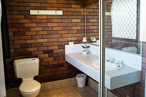 The Gallery Motor Inn - Renee 2