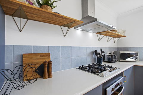 The Gathering Ground - Spacious Entertainer In Toowoomba City - Petrol Stations 1