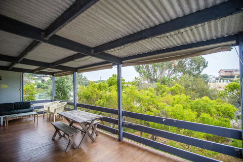 The Gee Beach House - Renee 1