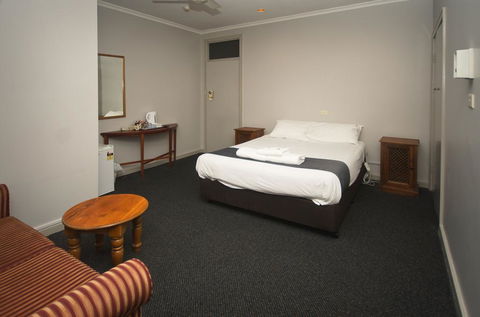 The George Hotel - Internet Find 3