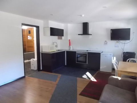 The Granny Flat - Renee 3