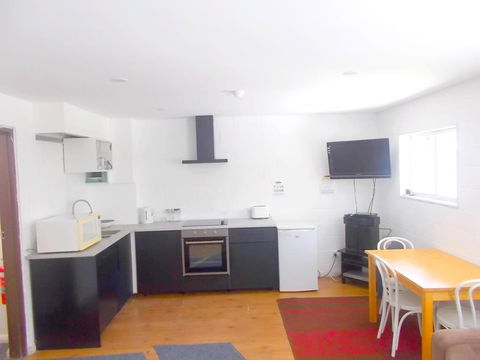 The Granny Flat - Renee 2