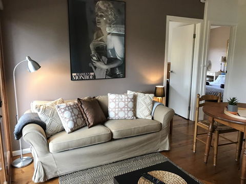 The Green Room Wattle Glen - Renee 1