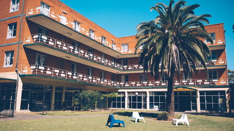 The Greenwich - Swimm 0