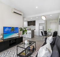 THE HAMILTON I715-L'Abode Accommodation - Swimm