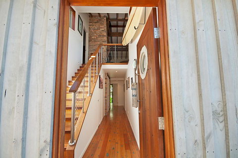 The Hawk At Wategos Beach - Qld Realsetate 3