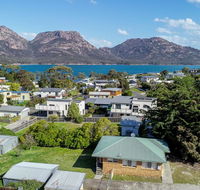 The Hazards Beach Escape - Swimm