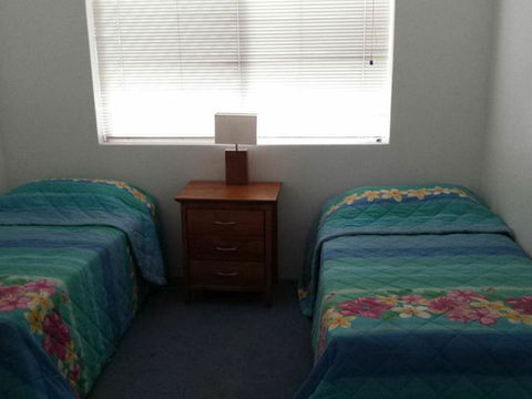 The Headlands 10 - 2 BDRM Apt Across From Alex Beach - Renee 1