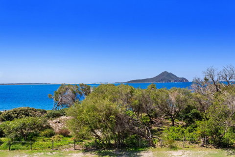 The Helm, Unit 3/22 Voyager Close - Swimm 1