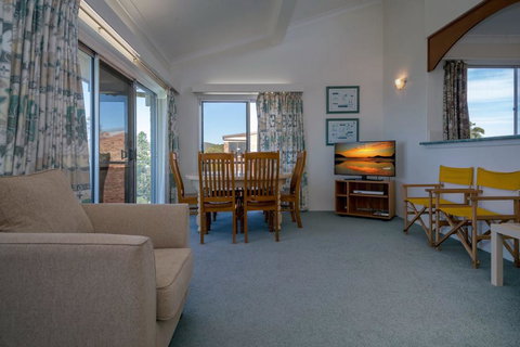 The Helm, Unit 5, 22 Voyager Close - Swimm 2