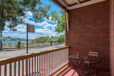 The Highberry - Sydney Harbour View Escape - Renee 3