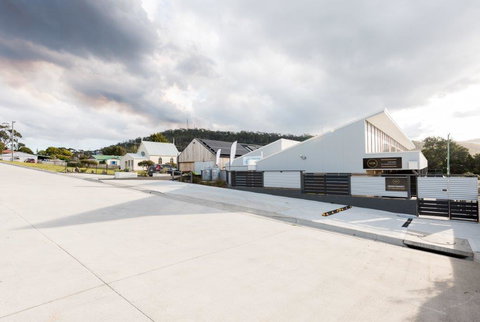 The Hub Bicheno - Internet Find 1