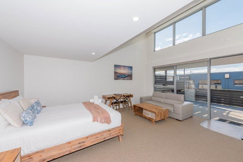 The Hub Bicheno - Renee 2