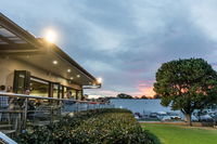 Business in Huskisson NSW Renee Renee