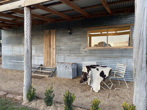 The Hut, Saddlers Run - Renee 0