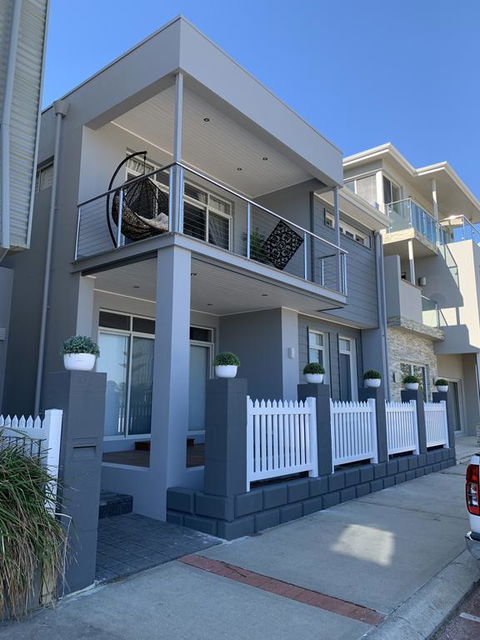 The Hutt - Qld Realsetate 0