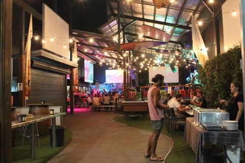 The Jack Backpackers - Renee 1