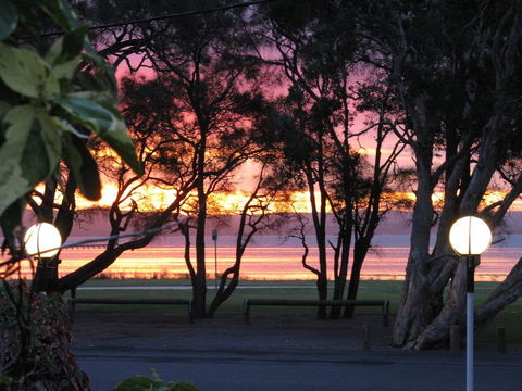 The Jetty Cabin Lakeside - Internet Find 1
