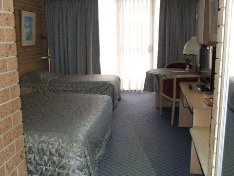 The John Hunter Motel - Renee 2