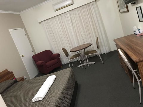 The Kidman Wayside Inn - Renee 1