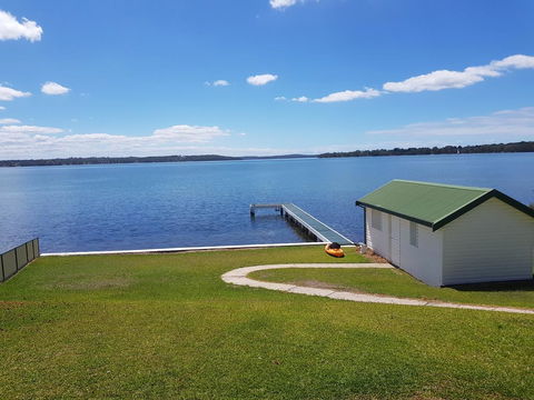 The Lake Escape - Internet Find 0