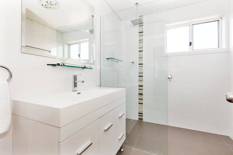 The Laneway - Renee 3