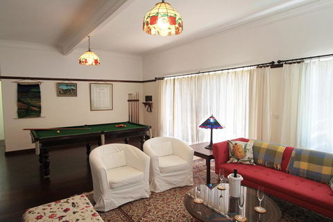 The Leura Mountain House - Swimm 3