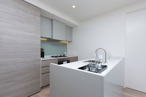 The Lively City 2bed 2 Bath APT @Footscray - Petrol Stations 2