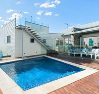 The Lookout - Ultra Modern and Luxurious - Internet Find