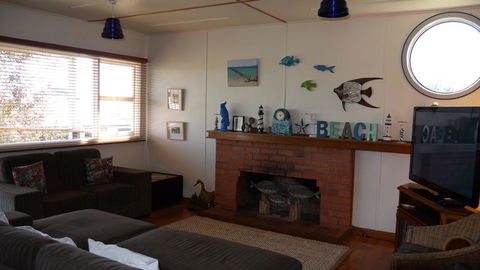 The Love Shack - Bridport - Swimm 3