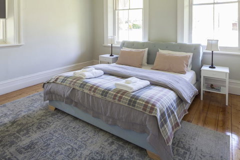 The Manse On Ebden - Renee 1